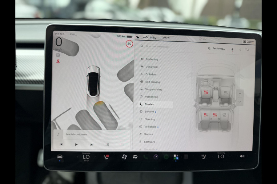 Tesla Model Y RWD 58 kWh UNIEK!| |VAN €35.900:,- VOOR: 32.877,- UW WKVOORDEEL: 3.023,- | STOEL + STUURWIELVERWARMING l CARBON PAKKET | TESLA FABRIEKSGARANTIE  9-2027 OF TOT 80.000 KM |