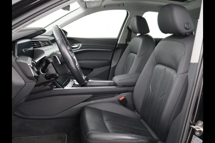 Audi e-tron 50 quattro Launch edition plus 71 kWh | SOH 90.6 | Panoramadak | Luchtvering | Adaptive cruise | Leder | Carplay | Memory | Stoelverwarming | Navi. Full map | PDC