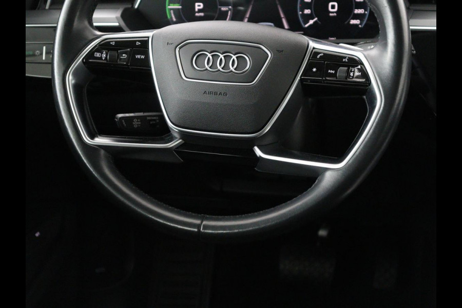 Audi e-tron 50 quattro Launch edition plus 71 kWh | SOH 90.6 | Panoramadak | Luchtvering | Adaptive cruise | Leder | Carplay | Memory | Stoelverwarming | Navi. Full map | PDC