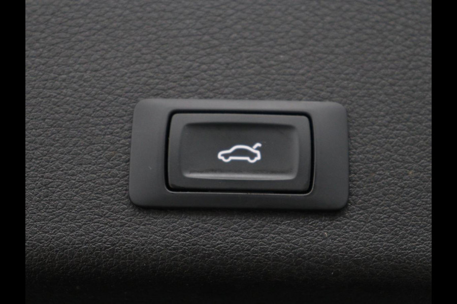Audi e-tron 50 quattro Launch edition plus 71 kWh | SOH 90.6 | Panoramadak | Luchtvering | Adaptive cruise | Leder | Carplay | Memory | Stoelverwarming | Navi. Full map | PDC