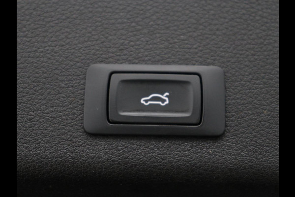 Audi e-tron 50 quattro Launch edition plus 71 kWh | SOH 90.6 | Panoramadak | Luchtvering | Adaptive cruise | Leder | Carplay | Memory | Stoelverwarming | Navi. Full map | PDC