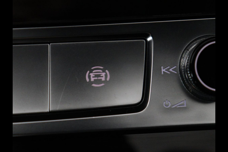 Audi e-tron 50 quattro Launch edition plus 71 kWh | SOH 90.6 | Panoramadak | Luchtvering | Adaptive cruise | Leder | Carplay | Memory | Stoelverwarming | Navi. Full map | PDC