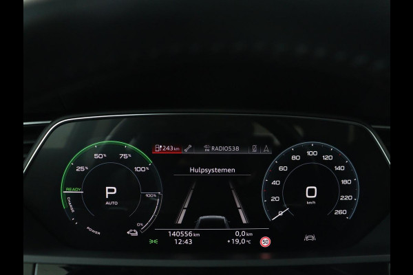 Audi e-tron 50 quattro Launch edition plus 71 kWh | SOH 90.6 | Panoramadak | Luchtvering | Adaptive cruise | Leder | Carplay | Memory | Stoelverwarming | Navi. Full map | PDC