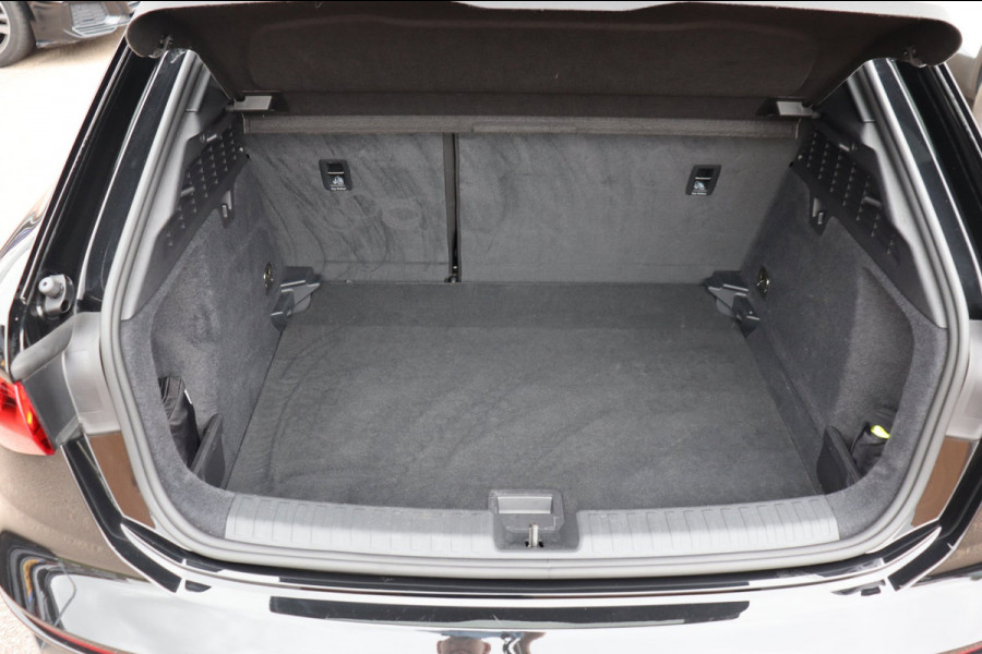 Audi A3 Sportback 35 TFSI S-Line org.NL h.leer+el+mem+vw matrix-LED camera el.klep park.hulp Ambient Light Plus