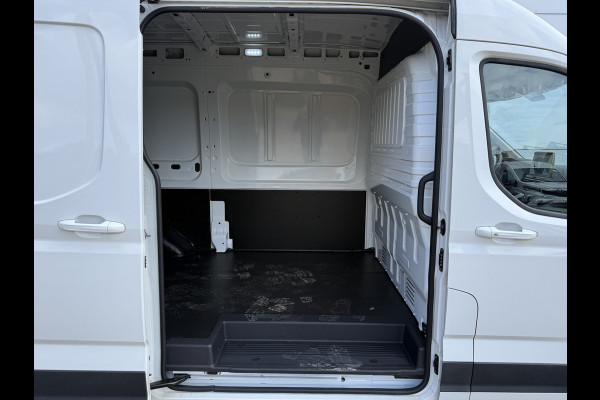 Maxus eDeliver 9 52kWh 204PK Nieuw! Elektrisch L2H2 280km WLTP Snelladen LED Carplay Cruise control Camera Airco Parkeersensoren v+a