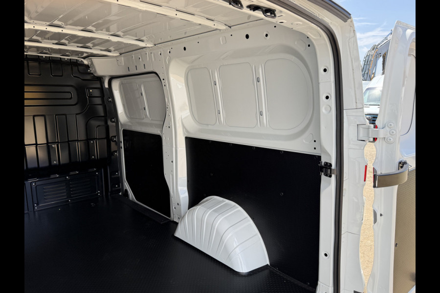 Maxus eDeliver 5 64 kWh 163PK Elektrisch! L1H1 335KM WLTP 360° Camera Dubbele schuifdeuren Snelladen Climate control Cruise control Carplay Laadkabel Parkeersensoren