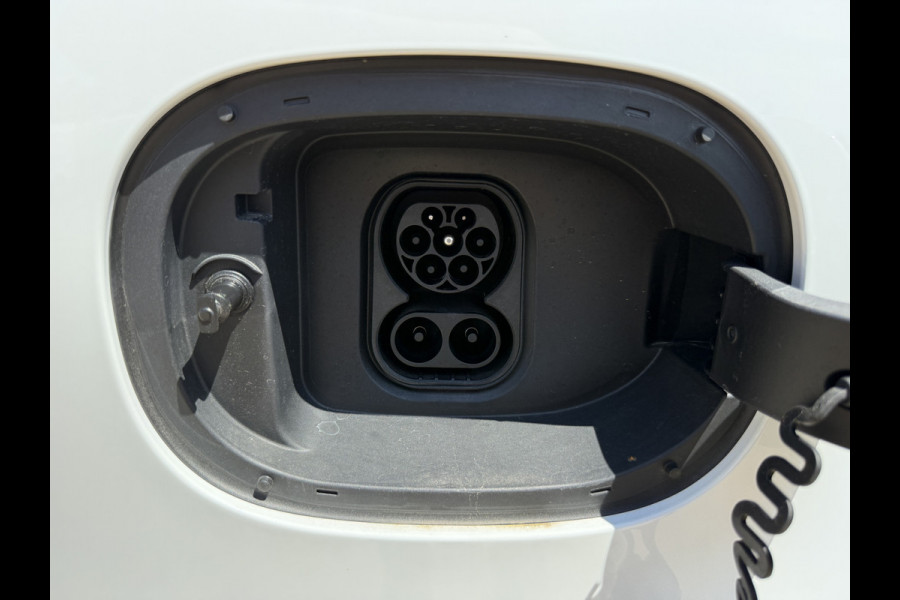 Maxus eDeliver 5 64 kWh 163PK Elektrisch! L1H1 335KM WLTP 360° Camera Dubbele schuifdeuren Snelladen Climate control Cruise control Carplay Laadkabel Parkeersensoren