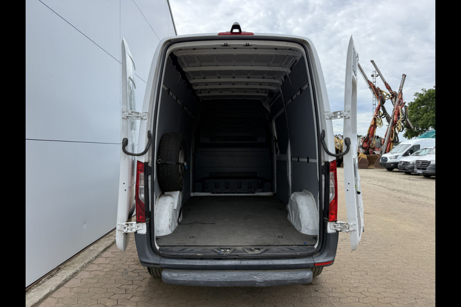 Mercedes-Benz eSprinter 312 55kWh L2H2 Elektrisch 168km WLTP 93.4% (SOH) 80kw Snelladen Climate Control Camera Stoelverwarming