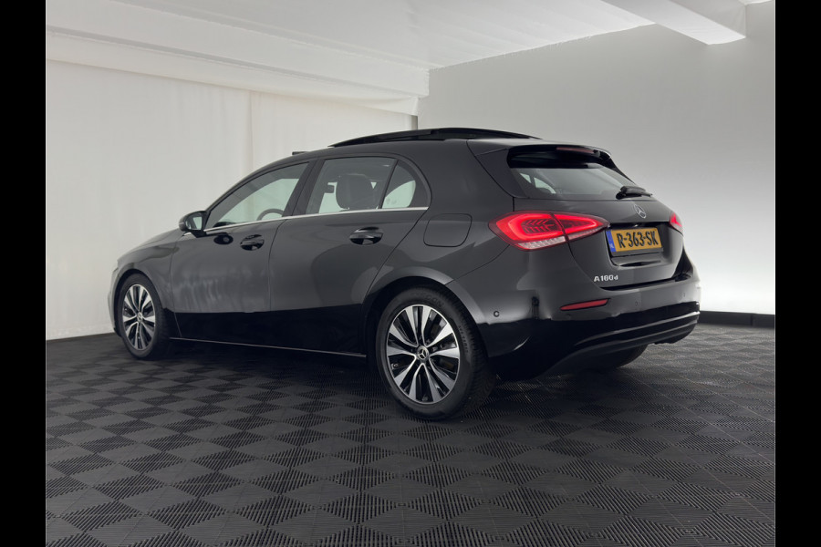 Mercedes-Benz A-Klasse 180 d Advantage (INCL-BTW) *PANO | LEATHER-FABRIC | WIDE-DIGICOCKPIT | AMBIENT-LIGHT | FULL-LED | SURROUND-VIEW | NAVI-FULLMAP | CARBON-INLAY | HEATED-SPORTSEATS | 17''ALU*