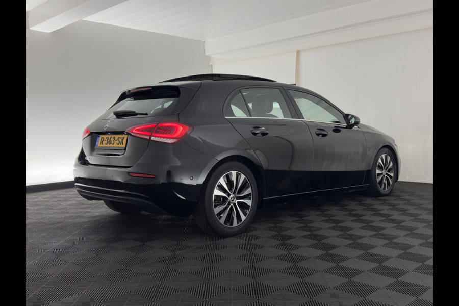 Mercedes-Benz A-Klasse 180 d Advantage (INCL-BTW) *PANO | LEATHER-FABRIC | WIDE-DIGICOCKPIT | AMBIENT-LIGHT | FULL-LED | SURROUND-VIEW | NAVI-FULLMAP | CARBON-INLAY | HEATED-SPORTSEATS | 17''ALU*