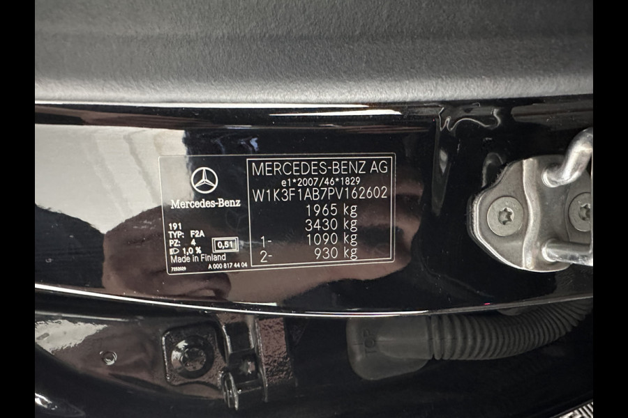 Mercedes-Benz A-Klasse 180 d Advantage (INCL-BTW) *PANO | LEATHER-FABRIC | WIDE-DIGICOCKPIT | AMBIENT-LIGHT | FULL-LED | SURROUND-VIEW | NAVI-FULLMAP | CARBON-INLAY | HEATED-SPORTSEATS | 17''ALU*