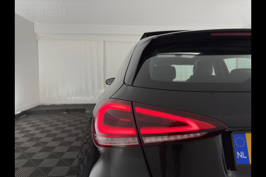 Mercedes-Benz A-Klasse 180 d Advantage (INCL-BTW) *PANO | LEATHER-FABRIC | WIDE-DIGICOCKPIT | AMBIENT-LIGHT | FULL-LED | SURROUND-VIEW | NAVI-FULLMAP | CARBON-INLAY | HEATED-SPORTSEATS | 17''ALU*