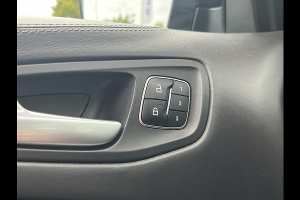 Ford Kuga 1.5 EcoBoost Vignale iAWD 176pk/129kW Automaat | Full Options | Panoramadak | Afn. trekhaak | Luxury Pack | Technology Pack | Driver Assistance Pack | etc. etc.
