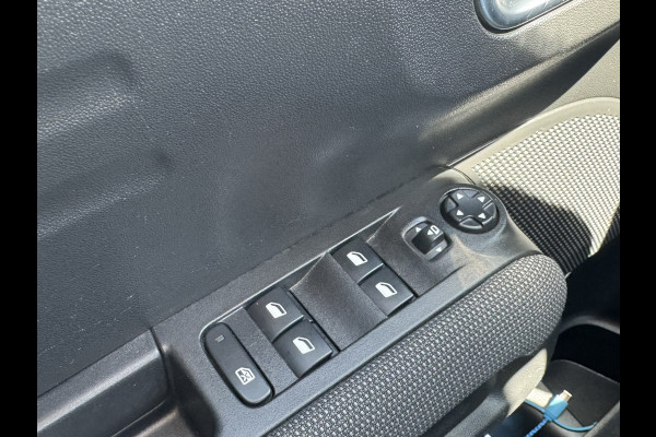 Citroën C3 Aircross 1.2 PureTech Feel Airco Navi Carplay Clima All-season banden