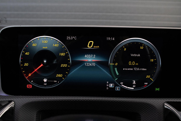 Mercedes-Benz CLA-Klasse 200 Orangeart Edition AMG PANO 360 Stoelverwarming Alarmsysteem