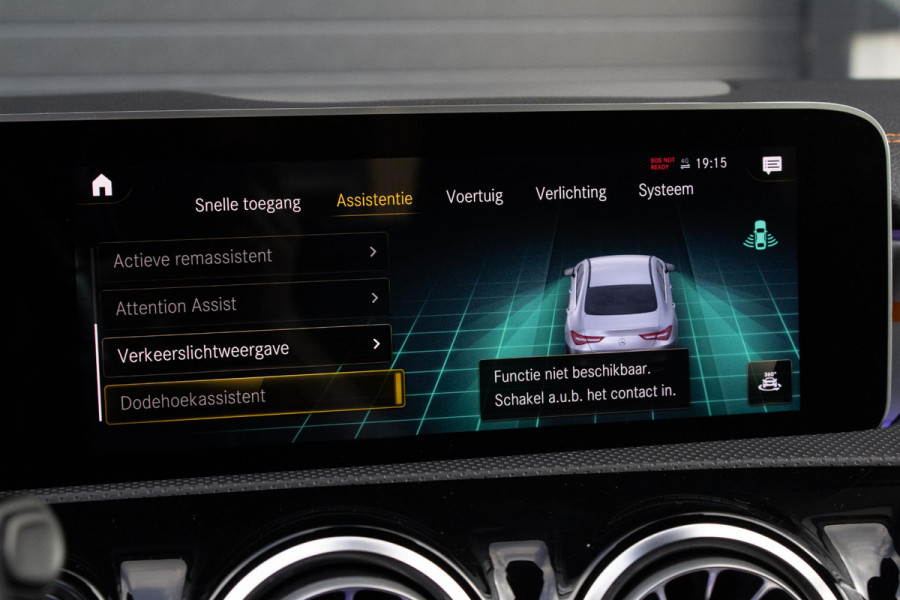 Mercedes-Benz CLA-Klasse 200 Orangeart Edition AMG PANO 360 Stoelverwarming Alarmsysteem