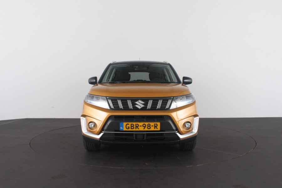 Suzuki Vitara 1.5 Hybrid Select > Automaat/Camera/Solar Yellow Pearl met zwart dak...