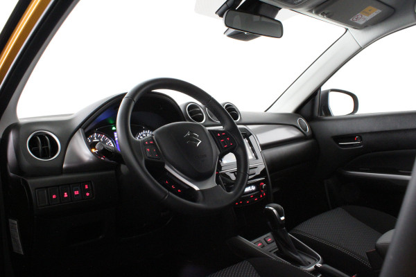 Suzuki Vitara 1.5 Hybrid Select > Automaat/Camera/Solar Yellow Pearl met zwart dak...