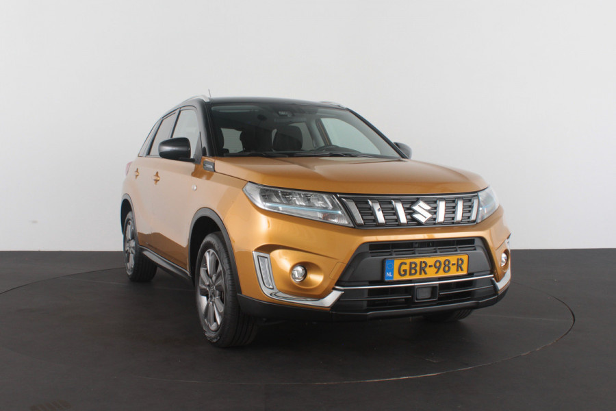 Suzuki Vitara 1.5 Hybrid Select > Automaat/Camera/Solar Yellow Pearl met zwart dak...