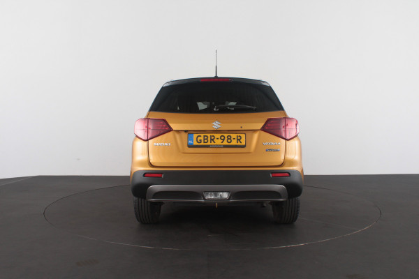 Suzuki Vitara 1.5 Hybrid Select > Automaat/Camera/Solar Yellow Pearl met zwart dak...