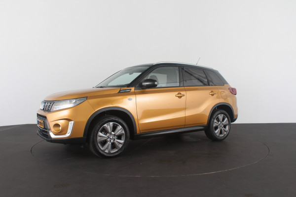 Suzuki Vitara 1.5 Hybrid Select > Automaat/Camera/Solar Yellow Pearl met zwart dak...
