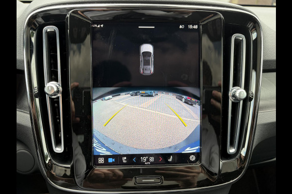 Volvo C40 Recharge Core 69 kWh SOH 93%|| VAN: 33.900,- VOOR: 30.877,- UW WKVOORDEEL: 3.023,-|VOLVO DEALER ONDERHOUDEN| ACHTERUITRIJCAMERA| PANORAMADAK| STOEL + STUURVERWARMING| RIJKLAARPRIJS INCL. 12 MAANDEN BOVAG GARANTIE|