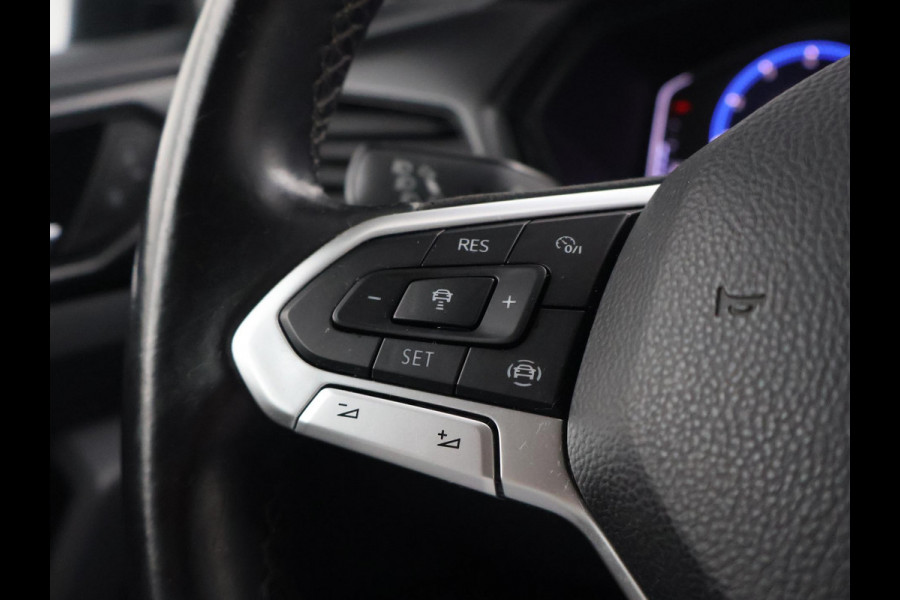Volkswagen T-Cross 1.0 TSI LIFE + VIRTUAL COCKPIT | NAVIGATIE | ADAPTIVE CRUISE | APPLE CARPLAY | DODEHOEK ASSISTENT