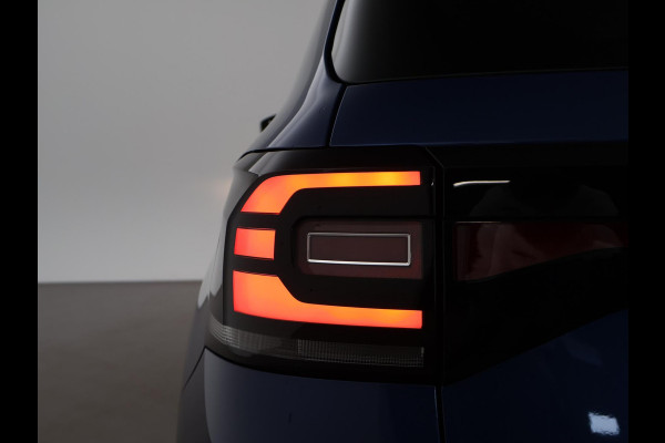 Volkswagen T-Cross 1.0 TSI LIFE + VIRTUAL COCKPIT | NAVIGATIE | ADAPTIVE CRUISE | APPLE CARPLAY | DODEHOEK ASSISTENT