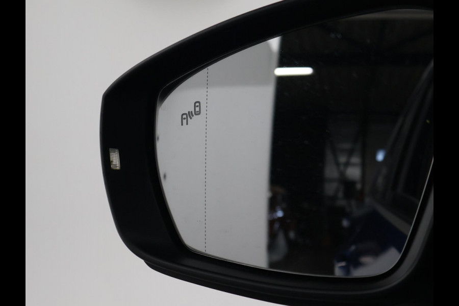 Volkswagen T-Cross 1.0 TSI LIFE + VIRTUAL COCKPIT | NAVIGATIE | ADAPTIVE CRUISE | APPLE CARPLAY | DODEHOEK ASSISTENT