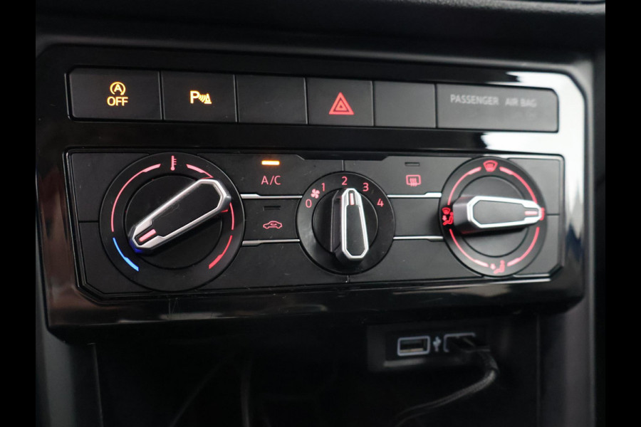 Volkswagen T-Cross 1.0 TSI LIFE + VIRTUAL COCKPIT | NAVIGATIE | ADAPTIVE CRUISE | APPLE CARPLAY | DODEHOEK ASSISTENT