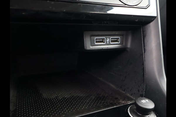 Volkswagen T-Cross 1.0 TSI LIFE + VIRTUAL COCKPIT | NAVIGATIE | ADAPTIVE CRUISE | APPLE CARPLAY | DODEHOEK ASSISTENT