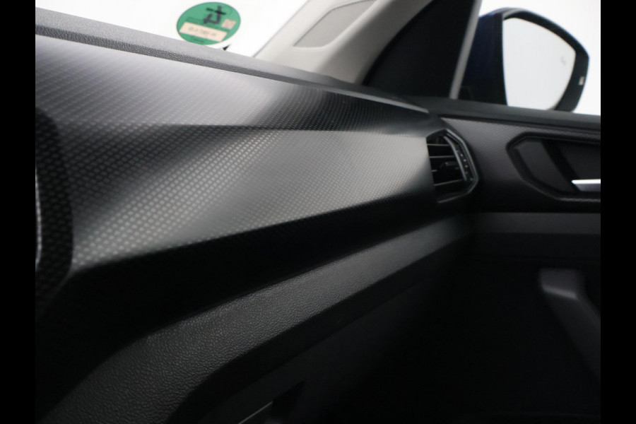 Volkswagen T-Cross 1.0 TSI LIFE + VIRTUAL COCKPIT | NAVIGATIE | ADAPTIVE CRUISE | APPLE CARPLAY | DODEHOEK ASSISTENT