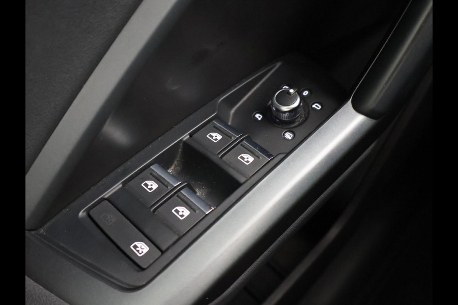 Audi Q3 35 TFSI S-LINE 150 PK AUT. + VIRTUAL | CARPLAY | STANDKACHEL | LEDER | MATRIX LED