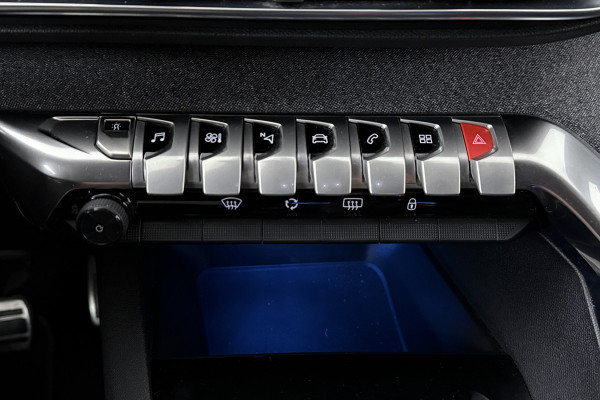 Peugeot 3008 1.2 PureTech GT Line (PANORAMADAK, TREKHAAK, CAMERA, CRUISE CONTROL, PARKEERSENSOREN)