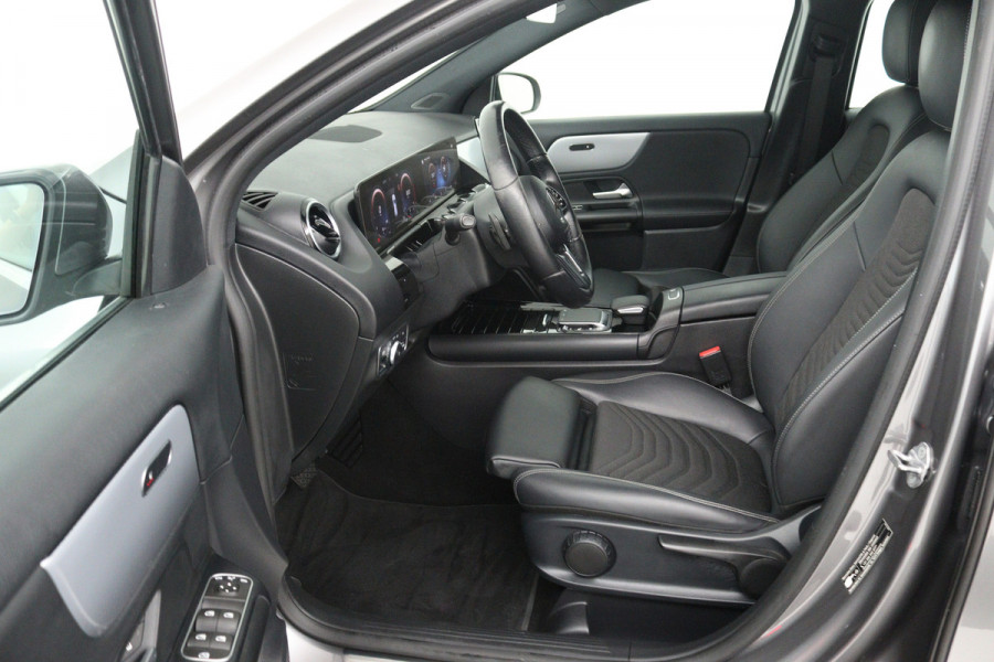Mercedes-Benz GLA 180 Business Solution (STOELVERWARMING, CAMERA, CRUISE CONTROL, PARKEERSENSOREN)