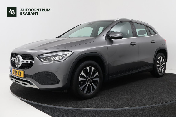 Mercedes-Benz GLA 180 Business Solution (STOELVERWARMING, CAMERA, CRUISE CONTROL, PARKEERSENSOREN)