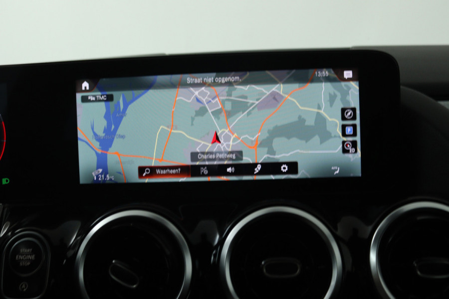 Mercedes-Benz GLA 180 Business Solution (STOELVERWARMING, CAMERA, CRUISE CONTROL, PARKEERSENSOREN)