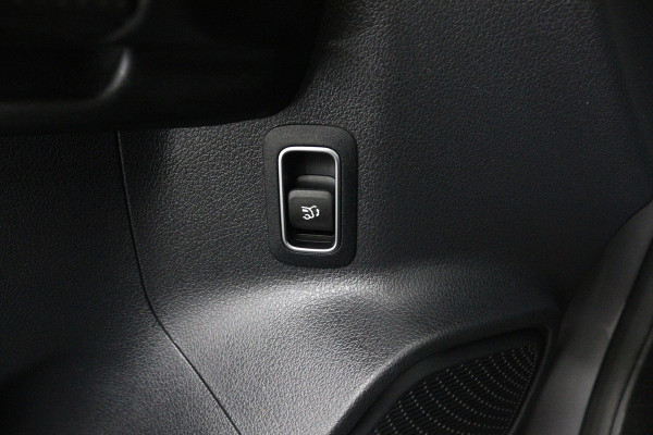 Mercedes-Benz GLA 180 Business Solution (STOELVERWARMING, CAMERA, CRUISE CONTROL, PARKEERSENSOREN)