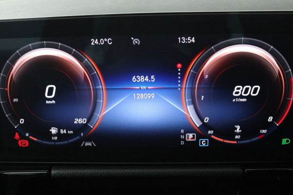 Mercedes-Benz GLA 180 Business Solution (STOELVERWARMING, CAMERA, CRUISE CONTROL, PARKEERSENSOREN)