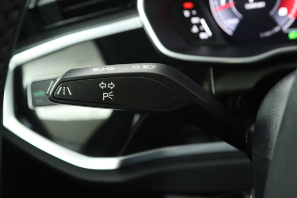 Audi Q3 Sportback 35 TFSI Pro Line S (PANORAMADAK, CAMERA, STOELVERWARMING, NAVIGATIE, CRUISE ADAPTIEF, PARKEERSENSOREN)