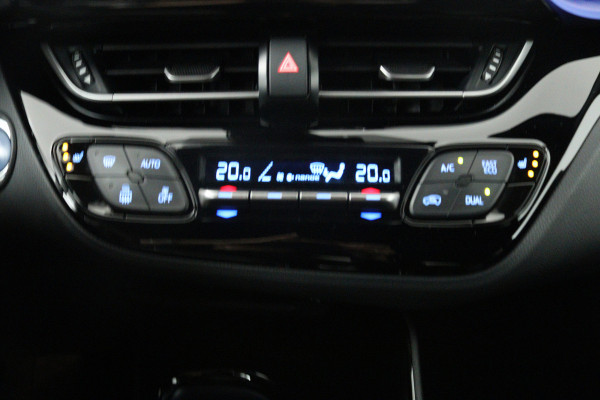 Toyota C-HR 2.0 Hybrid Bi-Tone (SFEERVERLICHTING, STOELVERWARMING, ACHTERUITRIJCAMERA, PARKEERSENSOREN)