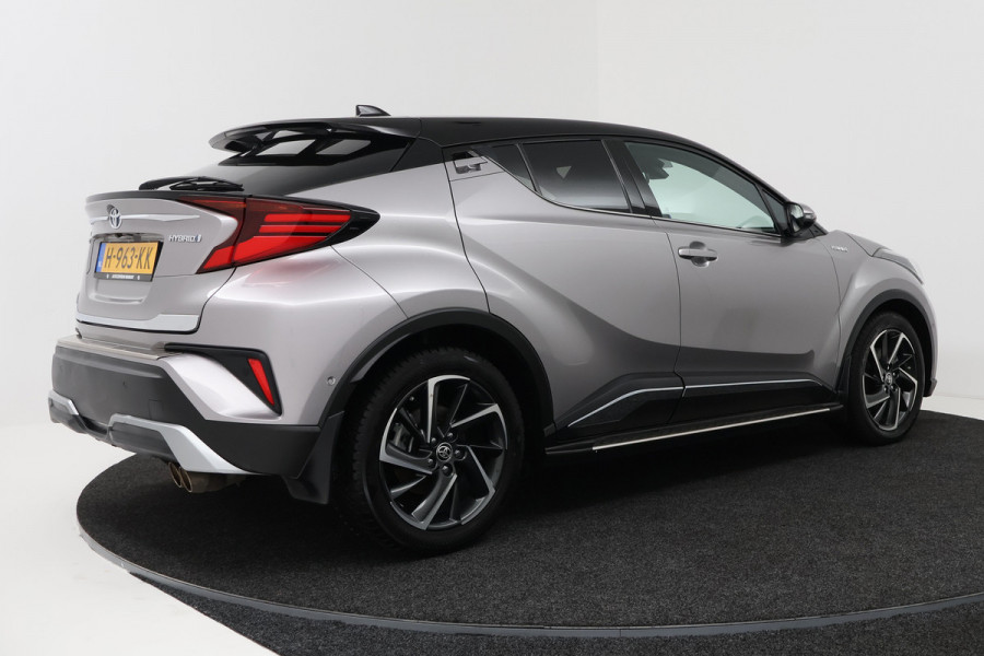 Toyota C-HR 2.0 Hybrid Bi-Tone (SFEERVERLICHTING, STOELVERWARMING, ACHTERUITRIJCAMERA, PARKEERSENSOREN)