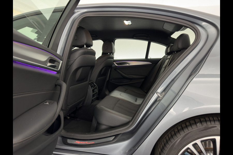BMW 5 Serie 520i Executive Edition Sportline Aut. *LEATHER-FABRIC | FULL-LED | DIGI-COCKIT | KEYLESS | NAVI-FULLMAP | HEATED-SPORTSEATS | PRIVACY-GLASS | AMBIENTLIGHT | ECC | CARPLAY | PDC | TOWBAR | 18"ALU*