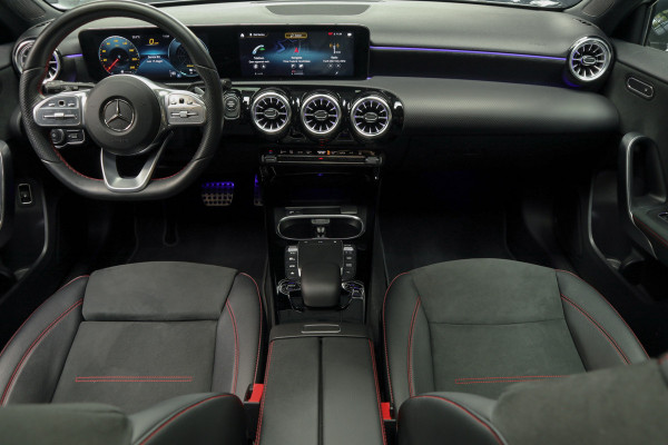 Mercedes-Benz A-Klasse 250e AMG Panodak Leer Navi PTS Ambient Climate Zwarte binnenhemel Cruise Stoelverwarming LM velgen EQ BTW auto!