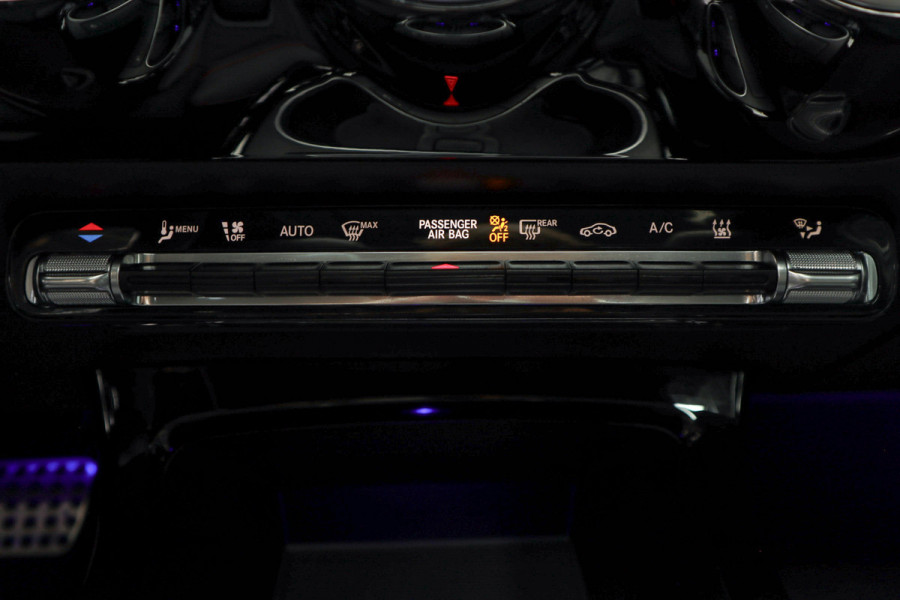 Mercedes-Benz A-Klasse 250e AMG Panodak Leer Navi PTS Ambient Climate Zwarte binnenhemel Cruise Stoelverwarming LM velgen EQ BTW auto!