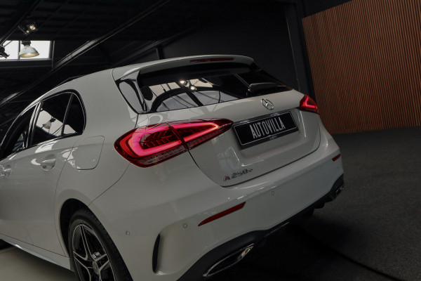 Mercedes-Benz A-Klasse 250e AMG Panodak Leer Navi PTS Ambient Climate Zwarte binnenhemel Cruise Stoelverwarming LM velgen EQ BTW auto!