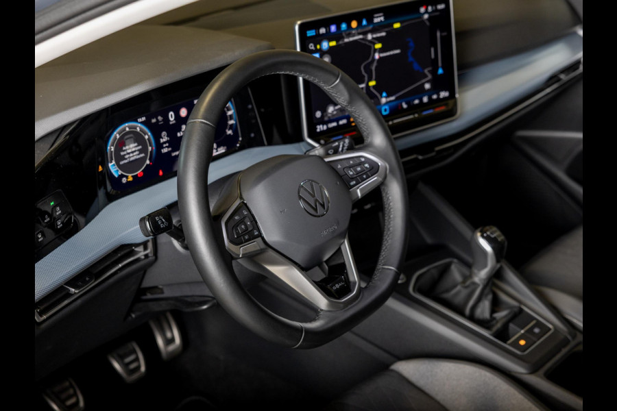 Volkswagen Golf 1.5 TSI / 116pk / Stoelverwarming / Navigatie / Adaptieve cruise control / Apple carplay / Airco