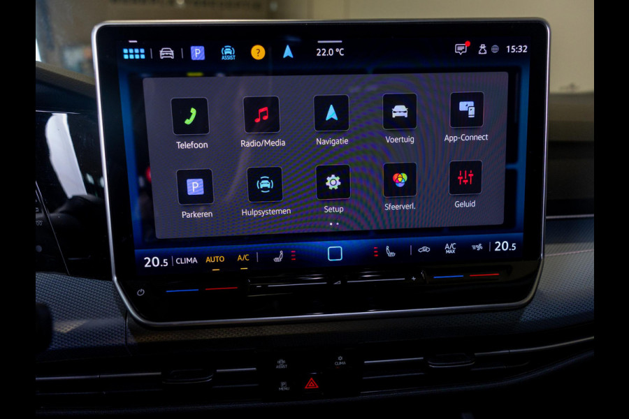 Volkswagen Golf 1.5 TSI / 116pk / Stoelverwarming / Navigatie / Adaptieve cruise control / Apple carplay / Airco