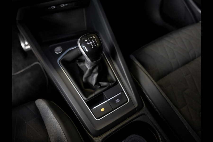 Volkswagen Golf 1.5 TSI / 116pk / Stoelverwarming / Navigatie / Adaptieve cruise control / Apple carplay / Airco