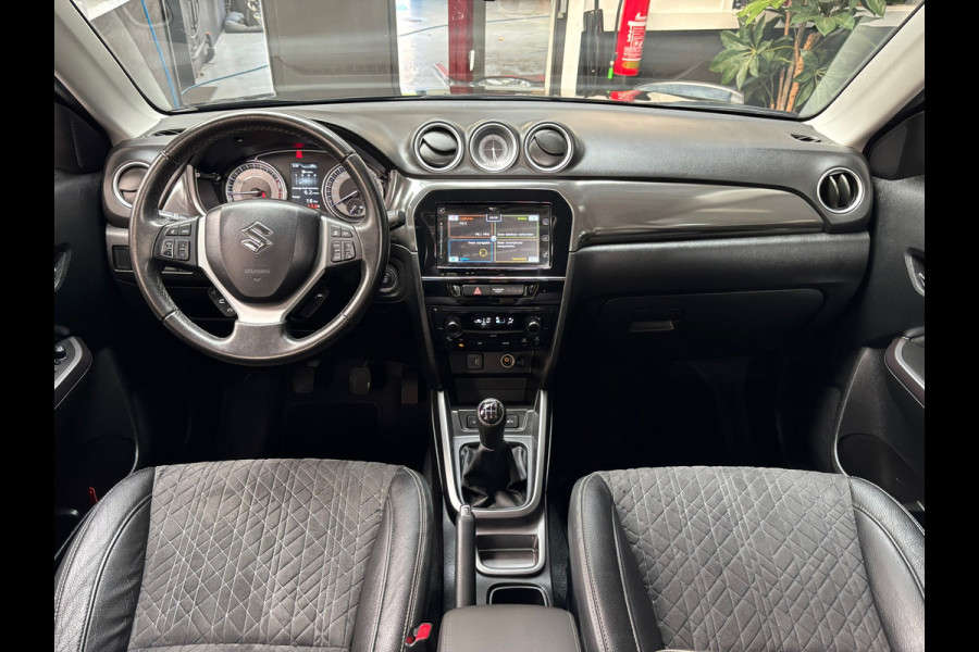 Suzuki Vitara 1.0 Boosterjet Stijl / Panorama Dak /Navi